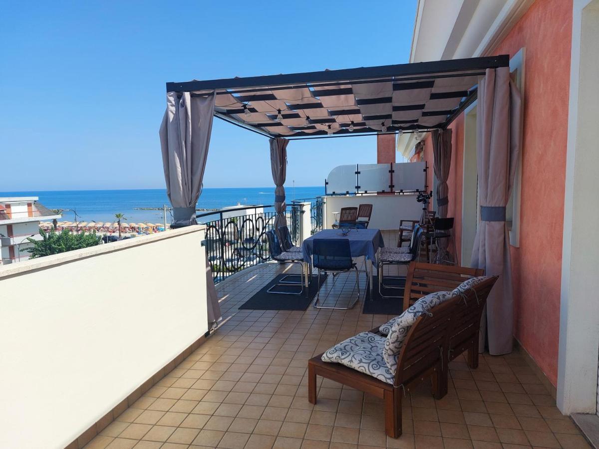 Apartmán Penthouse On The Adriatic Sea Martinsicuro Exteriér fotografie